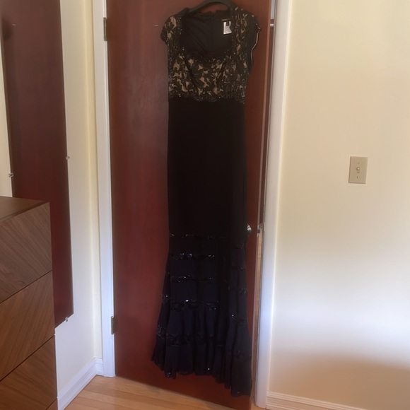 Tadashi Shoji dress - Picture 2 of 5